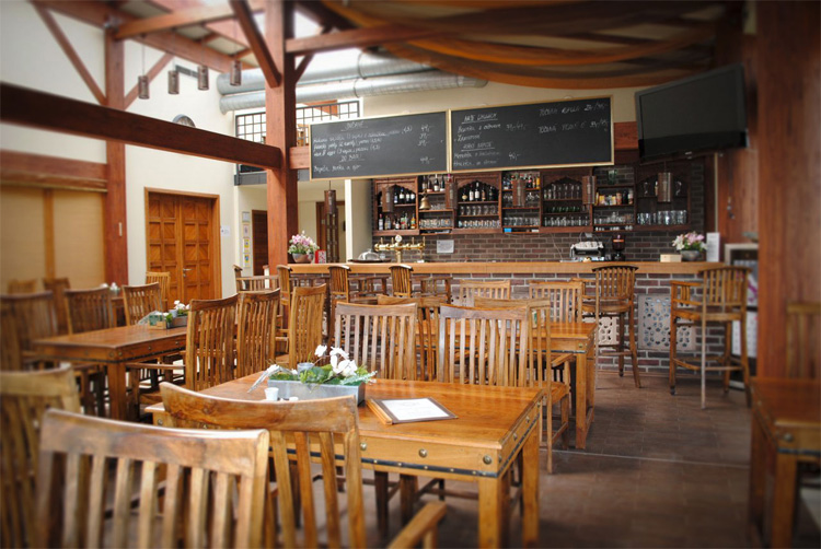 Slapy-restaurace-750