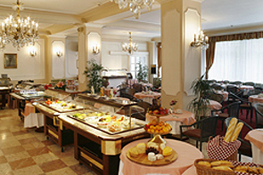 Ambassador-snidane-il-250