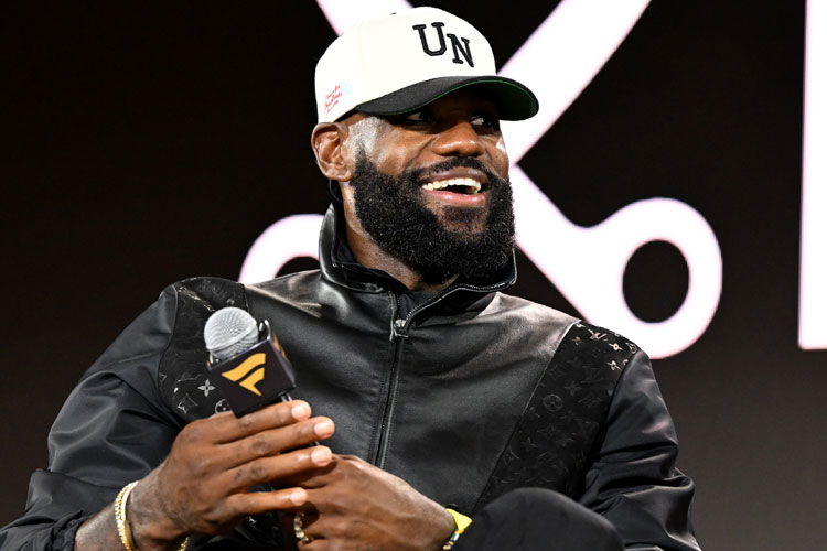 LeBron-GettyImages-750