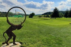 Čertovo břemeno otevírá všech 18 jamek