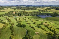 Na Čertově břemeni se hraje 15 jamek